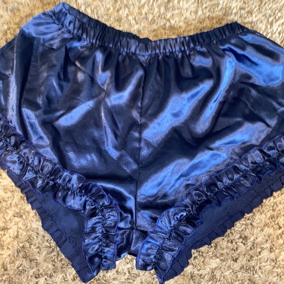 MATCHING SET - Picture 3 of 3